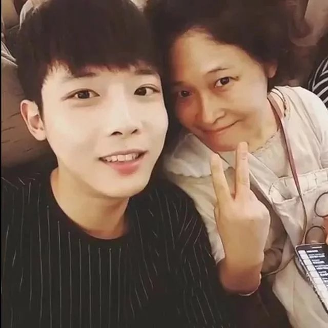 广凡树莺