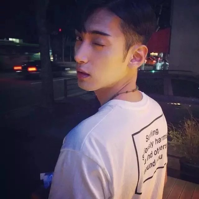 谭芸素枫