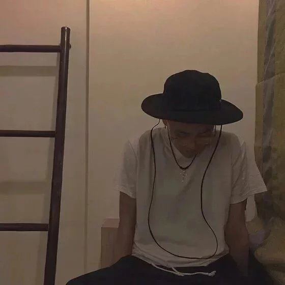 聂思群娟