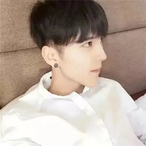 邰伊勇晓